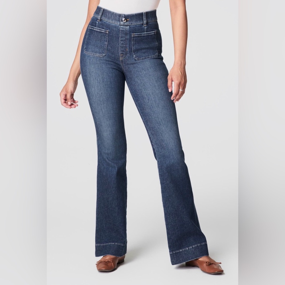 NWT Spanx Patch Pocket Pull-On Flare Jeans in Color Authentic Blue Size 1X - Picture 1 of 4